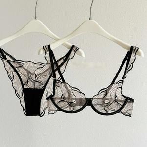 Ensembles de soutien-gorge et culottes en dentelle du Vietnam, lingerie transparente sexy avec jarretelles - Product Image 1