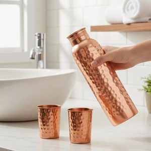 Bouteille d'eau en cuivre de qualité moderne, récipient réutilisable en métal pur et écologique, ensemble de bouteilles en cuivre personnalisées pour mariage et fête - Product Image 3