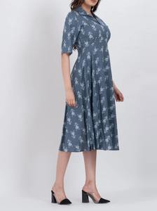 Vestido Mini de Algodón Tejido con Cuello en V y Estampado Floral Azul para Mujer, de Primera Calidad, Elegante, Chic, Lavable, para Uso Diario, Disponible para la Venta - Product Image 6