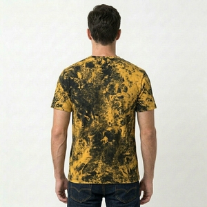 T-shirt streetwear premium délavé à l'acide avec effet marbré jaune vintage - Product Image 3