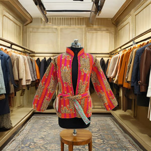 Veste matelassée en coton imprimé à la main avec motif animal pour femme, collection nouvelle, veste tendance pour femme, printemps, automne, hiver - Product Image 3