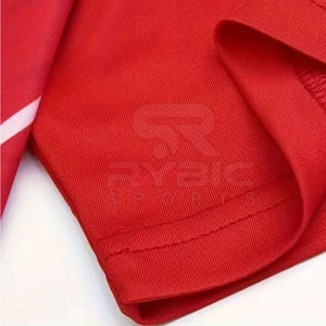 Kit d'uniforme de football léger en sublimation, fabriqué en tissu maille polyester respirant, conçu pour une meilleure circulation de l'air - Product Image 3