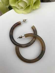 Boucles d'oreilles créoles en corne de buffle polies, forme naturelle, écologiques, faites à la main, modernes, pour mariage, MN EXPORTS, de l'Uttar Pradesh - Product Image 6