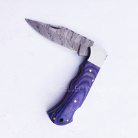 Couteau pliant multifonctionnel de chasse à pointe tombante en acier Damas fait main avec verrouillage arrière, manche en bois Pakka et étui en cuir – Garantie 1 an
