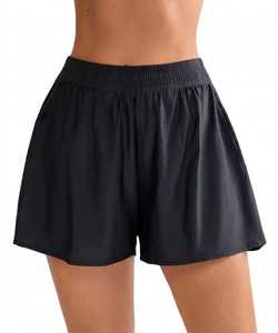 Shorts noirs pour femmes, coupe ample, taille moyenne, ceinture élastique, séchage rapide, sportif, décontracté, couleur unie - Product Image 1
