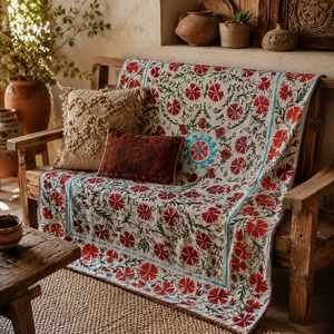 Couvre-lit traditionnel en coton brodé Suzani, crème et bordeaux, motif floral botanique, fait main, ethnique indien, pour la maison - Product Image 2