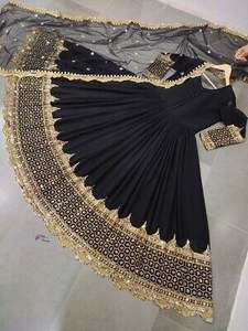 Robes Anarkali de style boutique pour femmes, de qualité supérieure, de designers indiens et pakistanais, pour les occasions spéciales, avec broderies à la machine, ensembles Salwar Kameez - Product Image 4