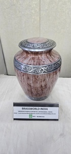 Urnes funéraires métalliques durables et personnalisables en acier inoxydable, laiton et aluminium pour honorer votre proche - Product Image 2