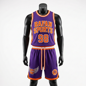 Conjunto de camiseta y pantalones cortos de baloncesto para hombre, 150 GSM, diseño de paneles de malla de poliéster transpirable, logotipo personalizado por sublimación para conjunto masculino - Product Image 3