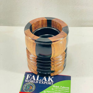 Quemador de incienso de resina y madera de lujo, perfecto para crear una fragancia relajante para el hogar, rituales de meditación y tiempo de relajación. - Product Image 1