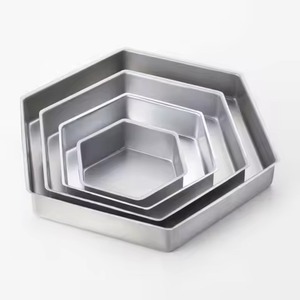 Molde para hornear cuadrado de acero al carbono gris con base texturizada para brownies y pasteles en capas. - Product Image 4
