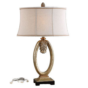 Ensemble de 2 lampes de table, finition or antique, base en résine moulée, style traditionnel et glamour, abat-jour en tissu beige, au prix le plus bas - Product Image 3