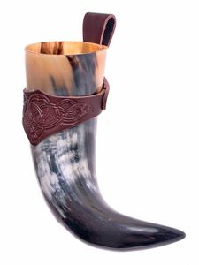 Chope en corne authentique de style Viking, faite à la main, rustique, pour bière, cidre, vin, décoration de bar et cadeau pour les amateurs - Product Image 5