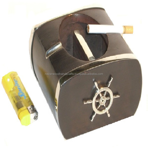 Cendrier à fumer traditionnel sculpté à la main avec incrustation en laiton et cendrier en bois sculpté à la main - Product Image 2