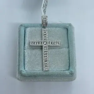 Pendentif Croix Glacée en Argent Sterling 925 Plaqué Or 18K Luxe Hip Hop avec Moissanite Pavée et Diamant Dvars - Product Image 3