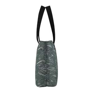 Sac fourre-tout pour ordinateur portable pour femme en olive par Arctic Fox Feral - Product Image 3