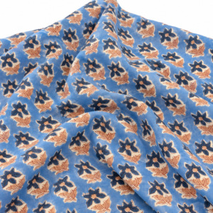 Tissu en voile de coton peigné 60S60S léger, imprimé à la main par blocs, motif floral, 90 GSM, multi-usages, accessoires, Inde, Pinksa - Product Image 4