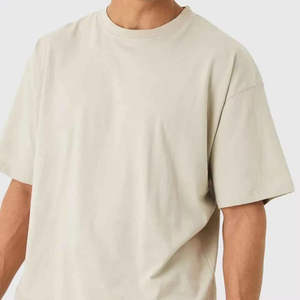 ชุดเสื้อยืดและกางเกงวิ่งผู้ชายทรงปกติ แห้งเร็ว ผลิตจากโพลีเอสเตอร์ สำหรับฤดูร้อน ODM เหมาะสำหรับออกกำลังกาย - Product Image 5