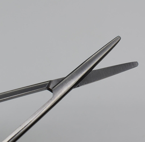 กรรไกรตัดเนื้อแบบแมนนวล รุ่น Heavy Duty สำหรับงานผ่าตัด ตัดได้คมกริบ ผลิตจากสแตนเลส ใช้ซ้ำได้ - Product Image 3