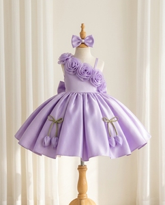 Robe TutuPetti en satin noir avec col en rosette rose, tulle superposé, pour filles, idéale pour les fêtes, qualité OEM supérieure, fabriquée au Vietnam, style princesse élégant. - Product Image 2