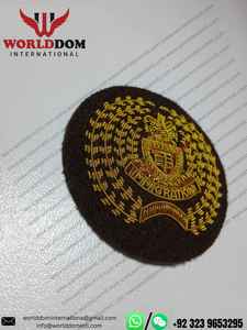 Casquettes et bérets d'officiers nigériens de haute qualité avec broderie artisanale en fil d'or - Product Image 2