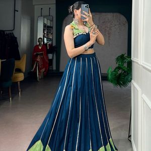 Élégant Lehenga Choli en Rayonne Premium pour Navratri avec Dentelle Miroir de Qualité Supérieure, Robe Traditionnelle Fabriquée par Royal Export - Product Image 6
