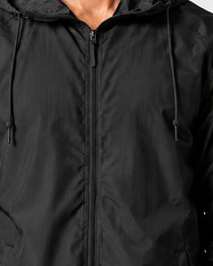 Ensemble coupe-vent léger à capuche pour hommes, veste noire zippée et short assorti, ensemble de vêtements de sport d'extérieur en 2 pièces, ensemble haut de gamme pour hommes - Product Image 3