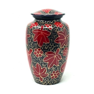 Urne funéraire noire ornée avec motifs floraux cramoisies, corps incurvé, couvercle sécurisé, conteneur de rangement pour cendres commémoratives - Product Image 2
