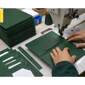 Portefeuille pliable en cuir synthétique Samavia pour cartes de scores, compétition sportive |   Personnalisable en cuir PU, durable et portable - Product Image 5