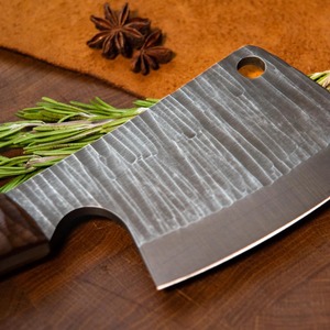 Cuchillo de Cocina Profesional Edge Master Manufacture, Hoja Entera, Mango de Madera de Nogal, Hecho a Mano, Acero al Carbono, Ecológico - Product Image 6