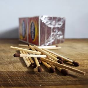 Allumettes de sécurité en bois 5S très vendues - Écologiques, résistantes à l'humidité, imprimées pour la cuisine et la maison - Fabricant direct - Product Image 2