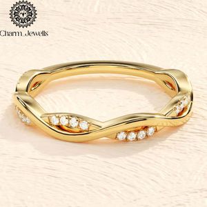 Anillo de compromiso de plata con moissanita de corte cojín para mujer, con engaste de puntas, banda de boda minimalista - Product Image 2