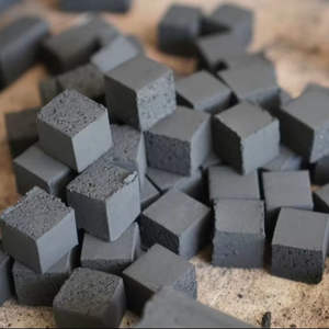 Briquettes de charbon de bois sans fumée pour barbecue en bois dur, durables, durée de combustion de 4 à 6 heures, utilisation industrielle et en restaurant, excellence pour la cuisson en extérieur - Product Image 1