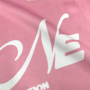 เสื้อฟุตบอลผู้หญิงสีชมพู ผ้าตาข่าย ระบายอากาศได้ดี สีพื้น ใส่ได้ทุกฤดู ชุดกีฬา รับผลิตตามแบบ (OEM) เสื้อฟุตบอลคุณภาพพรีเมียม - Product Image 3