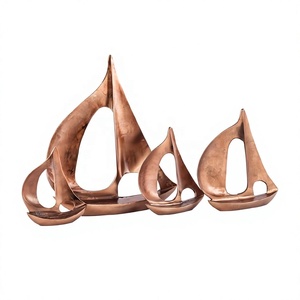 Nouvelle Sculpture Navire en Aluminium Moderne Écologique – Cadeau du Nouvel An pour Festivals et Décoration Intérieure – Nouveau Produit, Vente Chaude, Excellente Qualité - Product Image 1