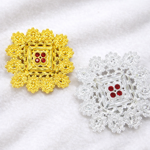 MOLL JEWELLERS Peineta de Pelo Vintage Chapada en Oro Hecha a Mano Ecológica Impermeable Elegante de Moda con Borlas de Aleación, Flores y Brillo - Product Image 5