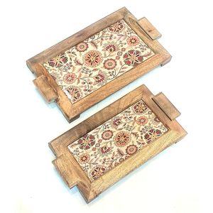 Plateau de service en bois artisanal moderne, plateau rustique pour le petit-déjeuner, décoration de table de cuisine - Product Image 1