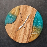 Jam Dinding Tema Natal Bergaya Antik dengan Jarum Analog Kayu Buatan Tangan Modern, Resin Epoksi, Kuarsa, Bertenaga Baterai AA, Satu Sisi.