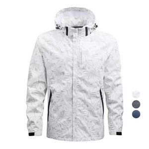 Chaqueta impermeable con capucha de camuflaje para hombre con cierre de cremallera y cuello alto para uso informal en otoño - Product Image 4