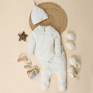 Paquete de 5 conjuntos de ropa de bebé de elastano de bambú orgánico de calidad superior con leche de gorro para pequeños - Product Image 1