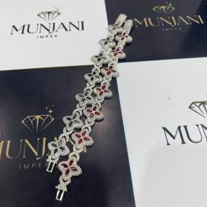 Bracelets et Joncs Élégants en Argent Sterling 925 avec Breloque Fleur, Bijoux en Moissanite VVS Taille Ronde pour Occasions Spéciales - Product Image 2