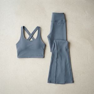 Conjunto Deportivo de Dos Piezas para Mujer, Leggings Azul Grisáceo con Corte Acampanado y Sujetador Deportivo, para Yoga, Gimnasio, Fitness y Entrenamiento - Product Image 5