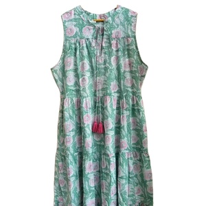 Vestido Holgado Estilo Bohemio con Estampado Floral Hecho a Mano en India, de Algodón, hasta la Rodilla, Ecológico, con Cintura Natural y Bolsillos con Borlas - Product Image 1