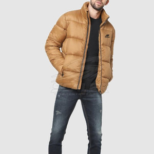 Chaqueta de Invierno Acolchada para Hombre, Cómoda y Duradera, con Cuello Alto y Logotipo Frontal, Ideal para Aventuras de Fin de Semana y Estilo Urbano Informal - Product Image 5