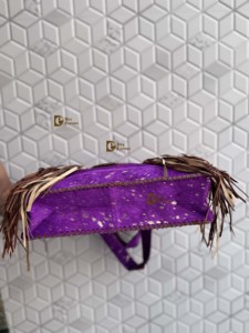 Nouveau Design Femmes Véritable Peau de Vache Métallique Fourrure Cuir Frange Sac À Main Élégant Sac À Main Étanche Fermeture À Glissière Fermeture à Pression jusqu'à 1L Capacité - Product Image 4