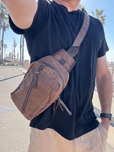 Sac bandoulière unisexe en cuir et toile, tendance, avec fermeture éclair, pour voyage, randonnée, sac de poitrine décontracté, vente en gros LCSB-0008 - Product Image 3