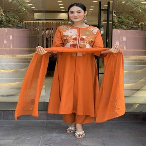 VASTRA COTTAGE Tesla Besticktes Anarkali Plazo Set mit Chanderi Spitzen-Dupatta Orange Damen Ethnische Kleidung Party-Outfit - Product Image 3