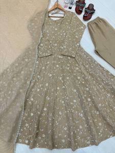 Nuevo Conjunto de Fiesta para Mujer: Vestido Anarkali con Dupatta y Pantalón Plazzo, con Hilo y Lentejuelas, Largo hasta el Suelo, Sin Arrugas, Elástico y de Secado Rápido - Product Image 4