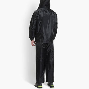 Chaqueta Cortavientos con Capucha para Hombre, Estilo Deportivo con Bloques de Color, Negro y Rojo, Poliéster, Ropa de Invierno, Secado Rápido - Product Image 3