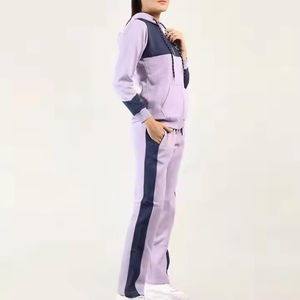 Ensemble de survêtement décontracté personnalisé avec logo OEM, sweat à capuche court et pantalon de jogging pour femme, ensemble deux pièces de qualité économique - Product Image 4